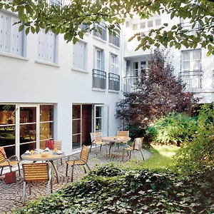 Adagio Montmartre Aparthotel